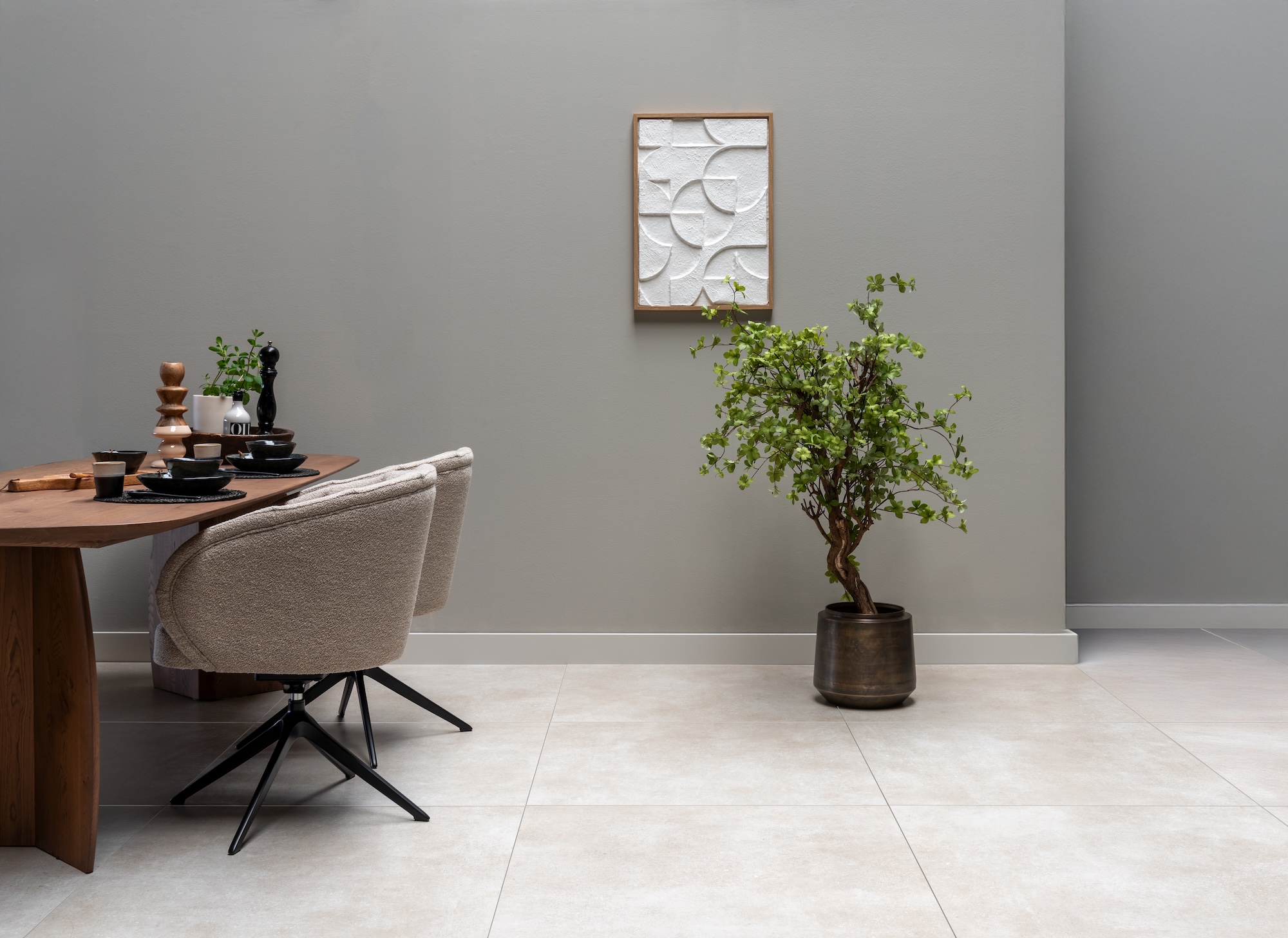 FotoKeramische vloertegels van Douglas & Jones die je interieur meteen pit geven